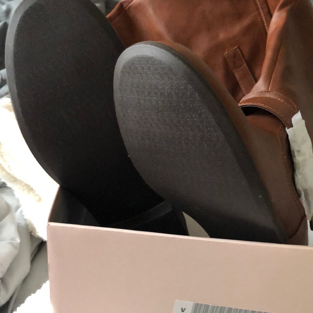 Flat Boots Wc Size 9.5 - image 2